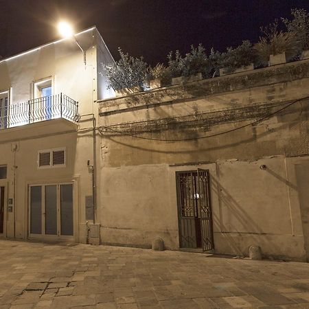 La Loggia Dei Rayno Bed and Breakfast Lecce Exteriör bild